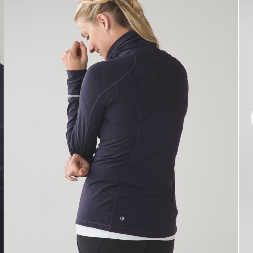 Lululemon Frost 1/2 Zip- Black grape - Picture 2 of 7